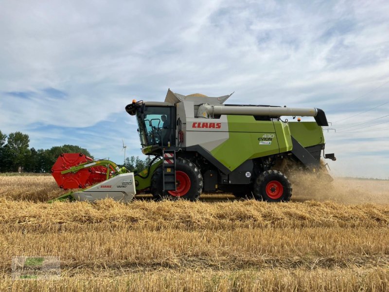 Mähdrescher of the type CLAAS Evion 430, Vorführmaschine in Rhede / Brual