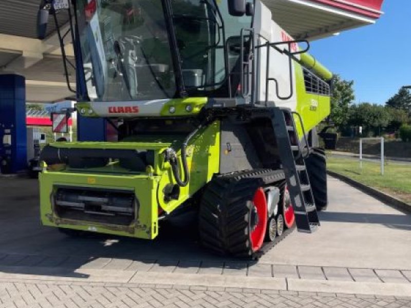 Mähdrescher van het type CLAAS GEBR. MÄHDRESCHER LEXION7500TT, Gebrauchtmaschine in Grimma (Foto 1)