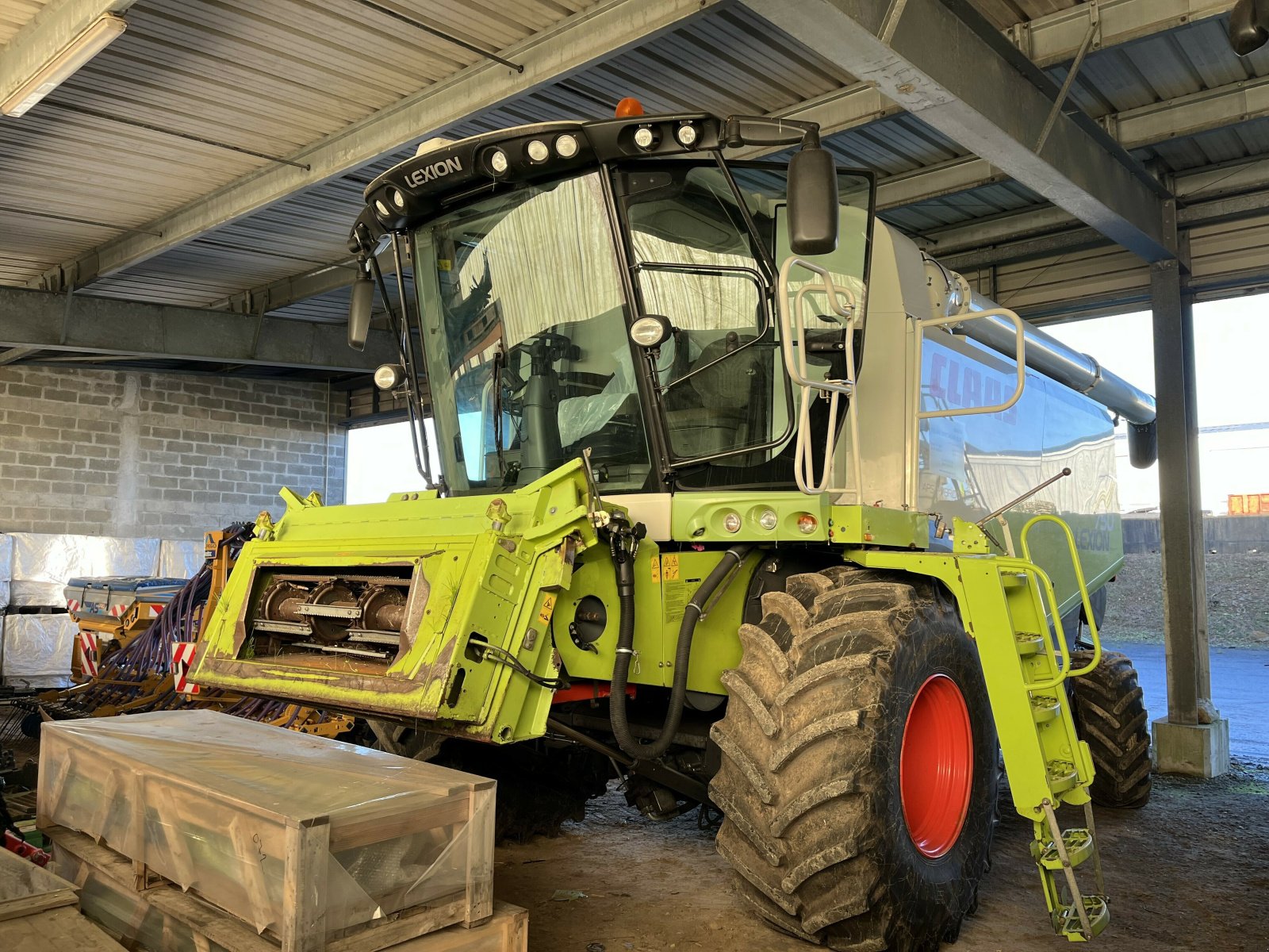 Mähdrescher типа CLAAS L 750 MONT 4 RM 700H BAT !!!, Gebrauchtmaschine в PONTIVY (Фотография 1)