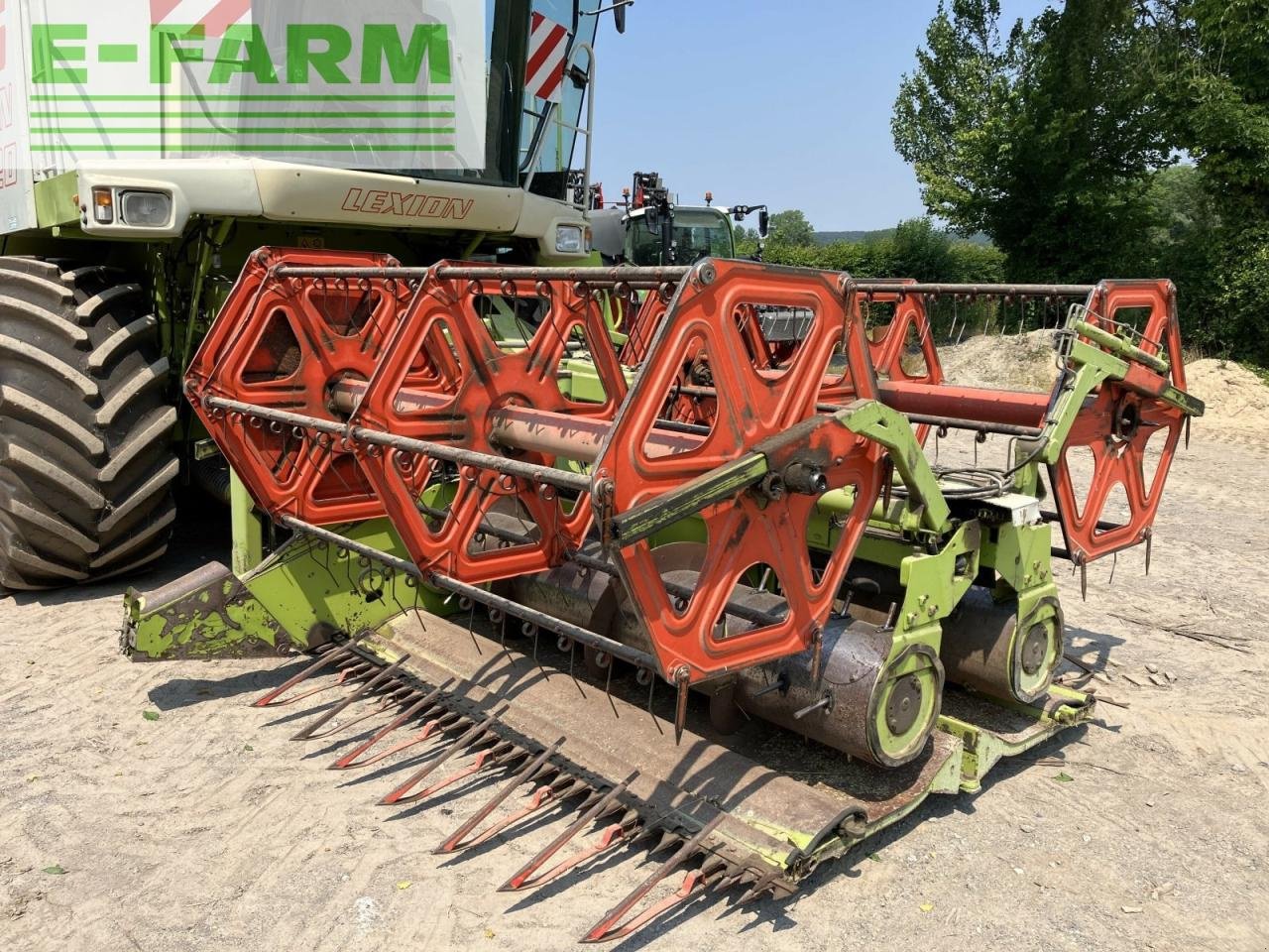 Mähdrescher of the type CLAAS lexion 420, Gebrauchtmaschine in BLENDECQUES (Picture 5)