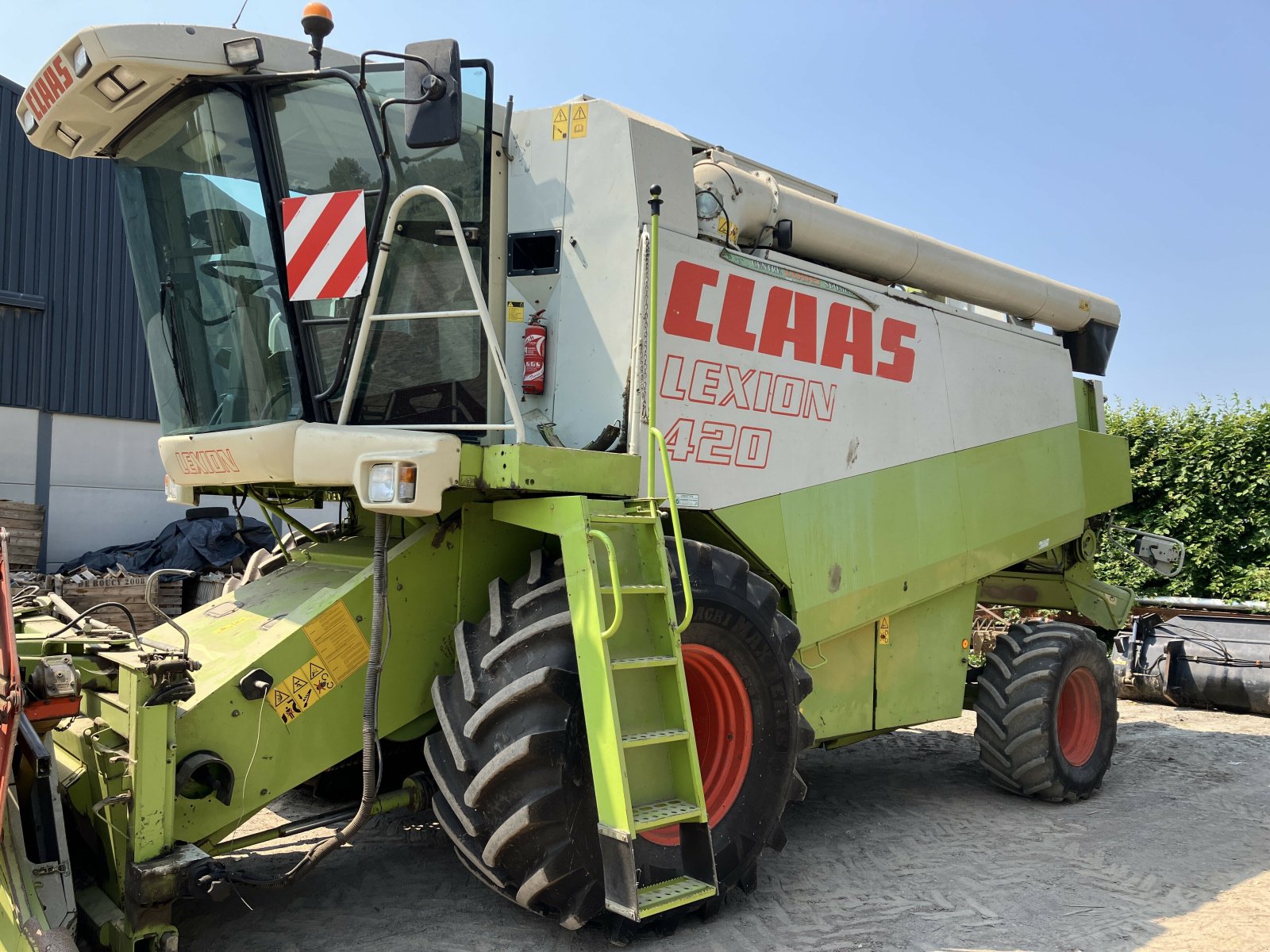 Mähdrescher za tip CLAAS LEXION 420, Gebrauchtmaschine u BLENDECQUES (Slika 2)