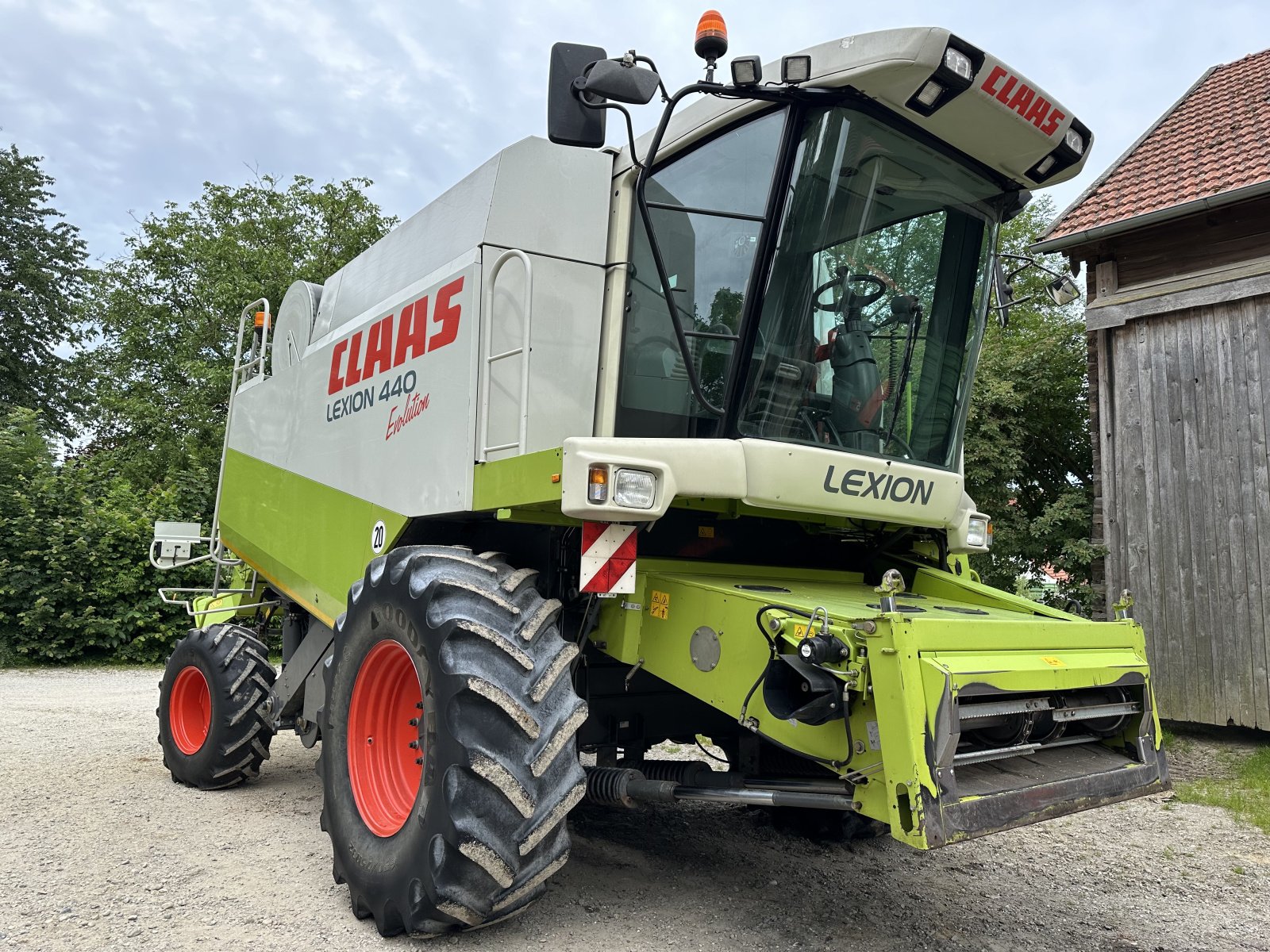 Mähdrescher typu CLAAS Lexion 440 Evolution, Gebrauchtmaschine v Marklkofen (Obrázek 1)