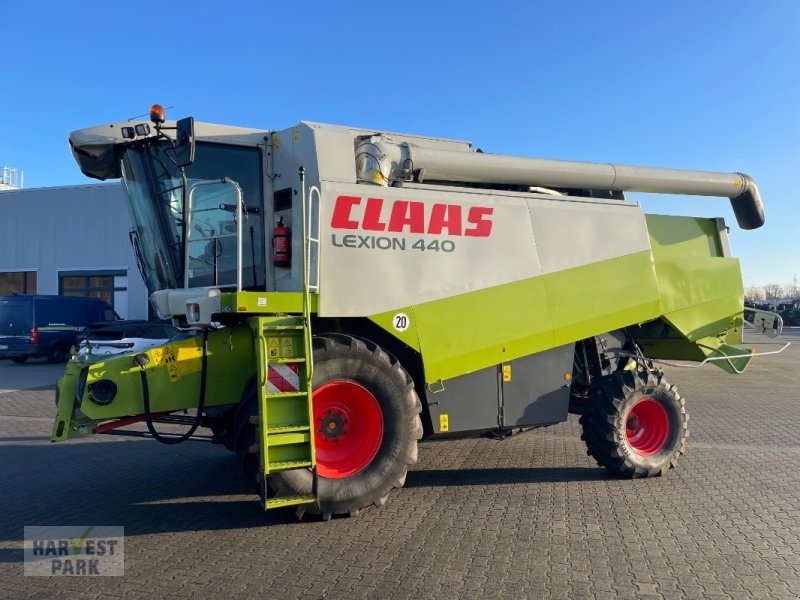 Mähdrescher des Typs CLAAS Lexion 440, Gebrauchtmaschine in Emsbüren (Bild 1)