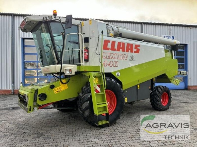 Mähdrescher van het type CLAAS LEXION 440, Gebrauchtmaschine in Meppen (Foto 1)