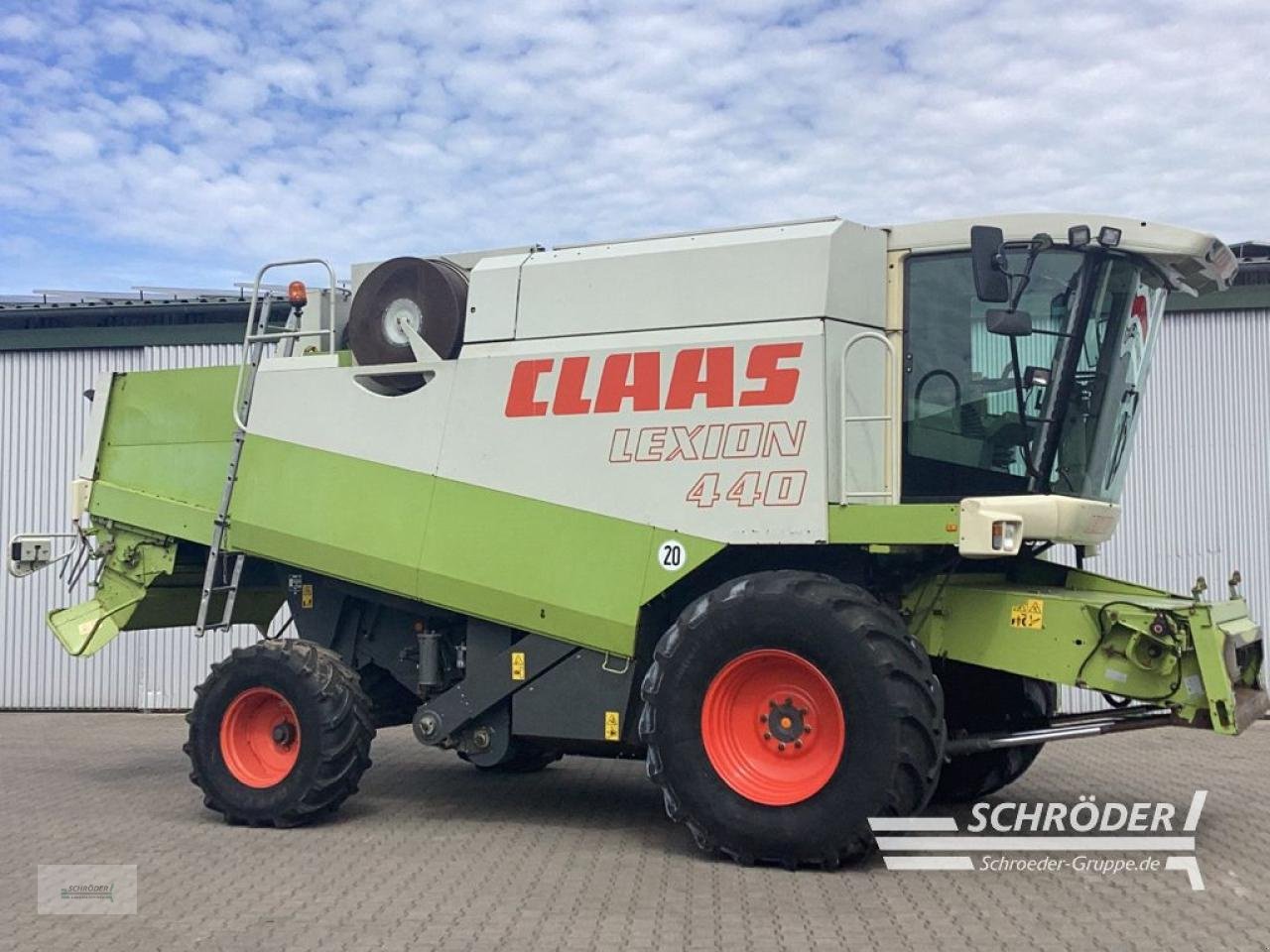 Mähdrescher типа CLAAS LEXION 440, Gebrauchtmaschine в Lastrup (Фотография 2)