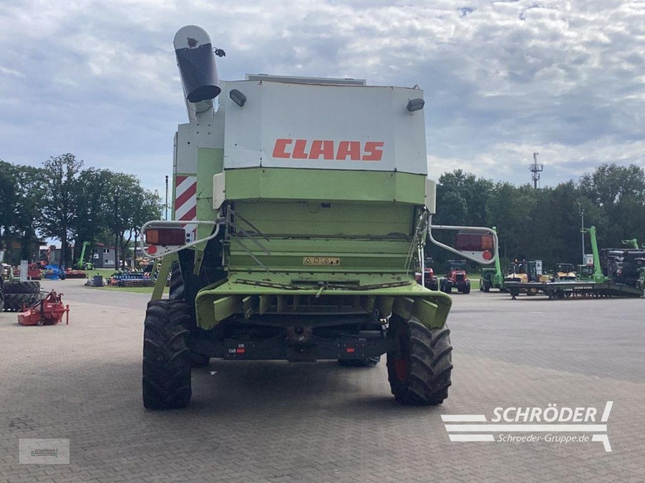 Mähdrescher typu CLAAS LEXION 440, Gebrauchtmaschine v Lastrup (Obrázok 9)