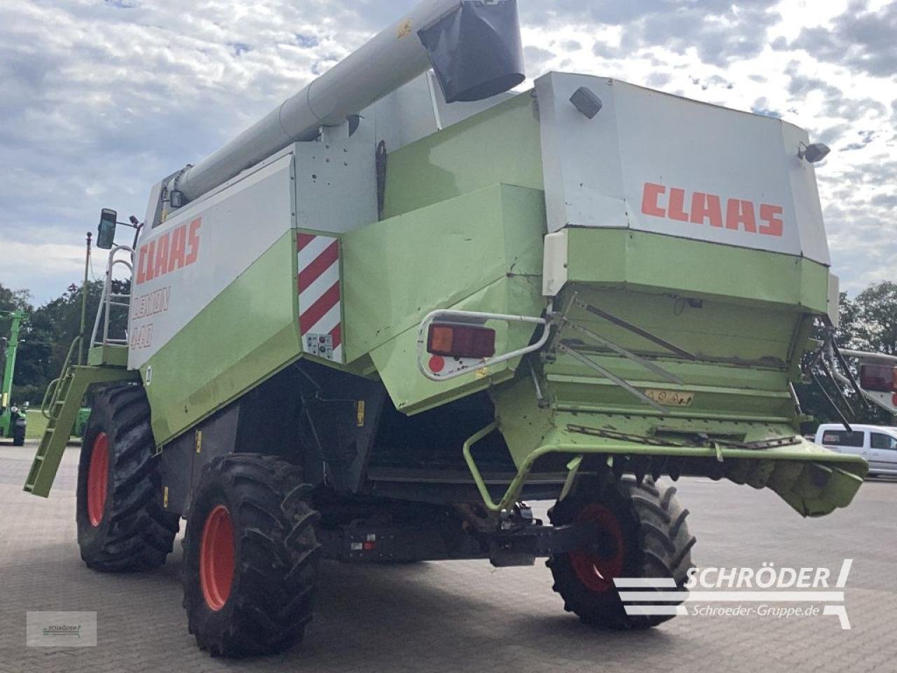 Mähdrescher typu CLAAS LEXION 440, Gebrauchtmaschine v Lastrup (Obrázok 10)