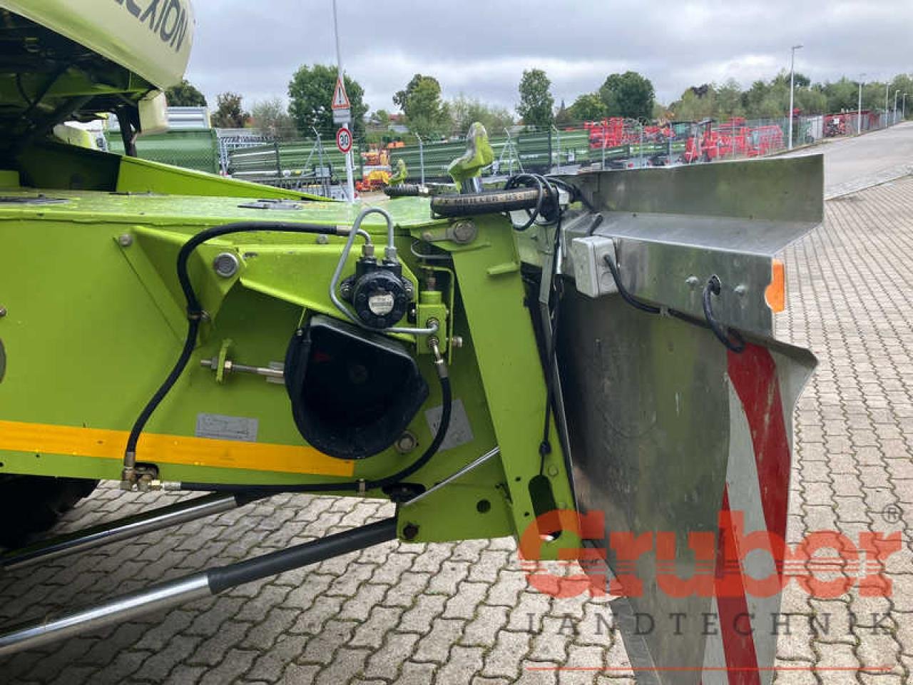 Mähdrescher des Typs CLAAS Lexion 450, Gebrauchtmaschine in Ampfing (Bild 7)