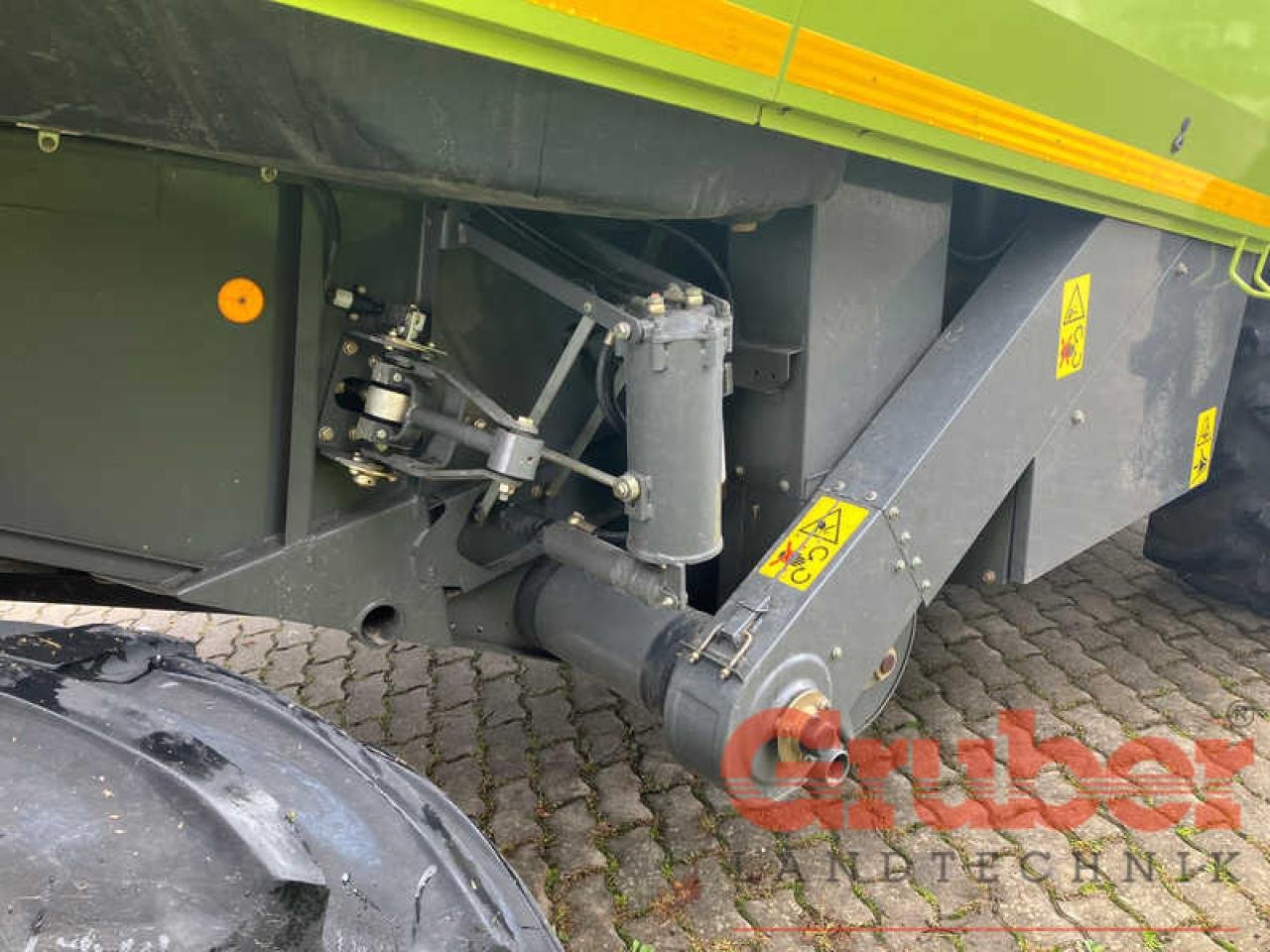 Mähdrescher des Typs CLAAS Lexion 450, Gebrauchtmaschine in Ampfing (Bild 10)