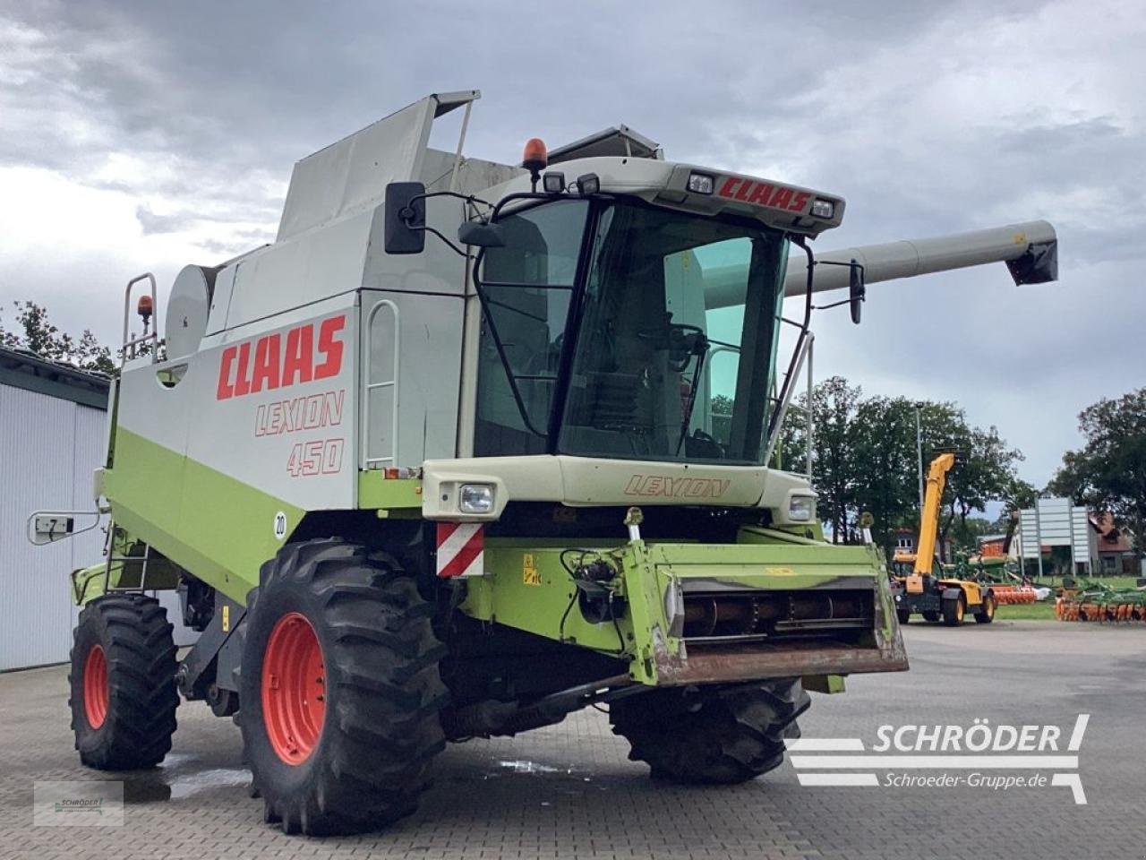 Mähdrescher del tipo CLAAS LEXION 450, Gebrauchtmaschine In Lastrup (Immagine 4)