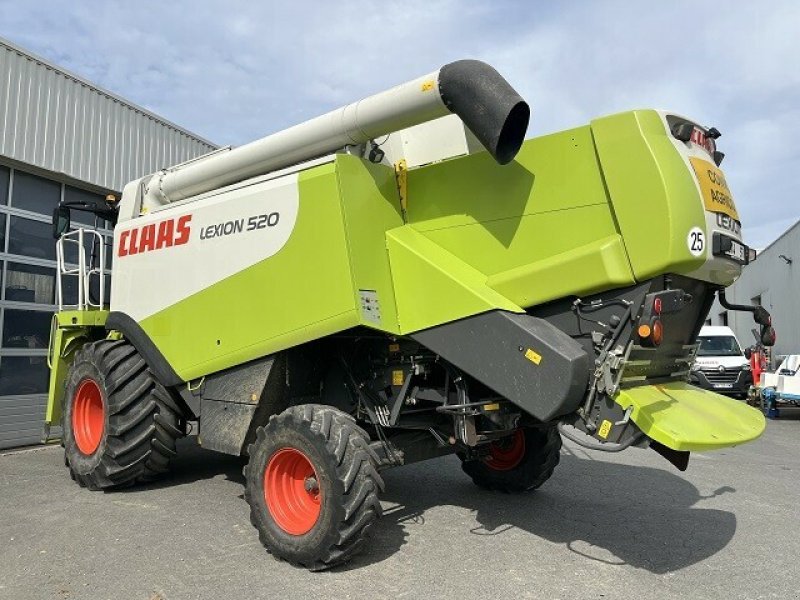 Mähdrescher tip CLAAS LEXION 520 670, Gebrauchtmaschine in Charnay-lès-macon (Poză 4)