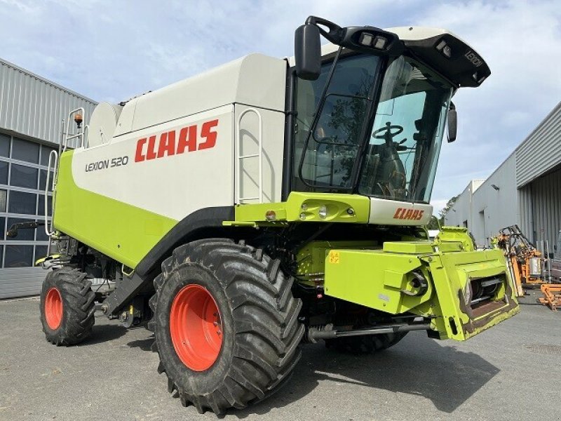 Mähdrescher del tipo CLAAS LEXION 520 670, Gebrauchtmaschine In Charnay-lès-macon (Immagine 2)