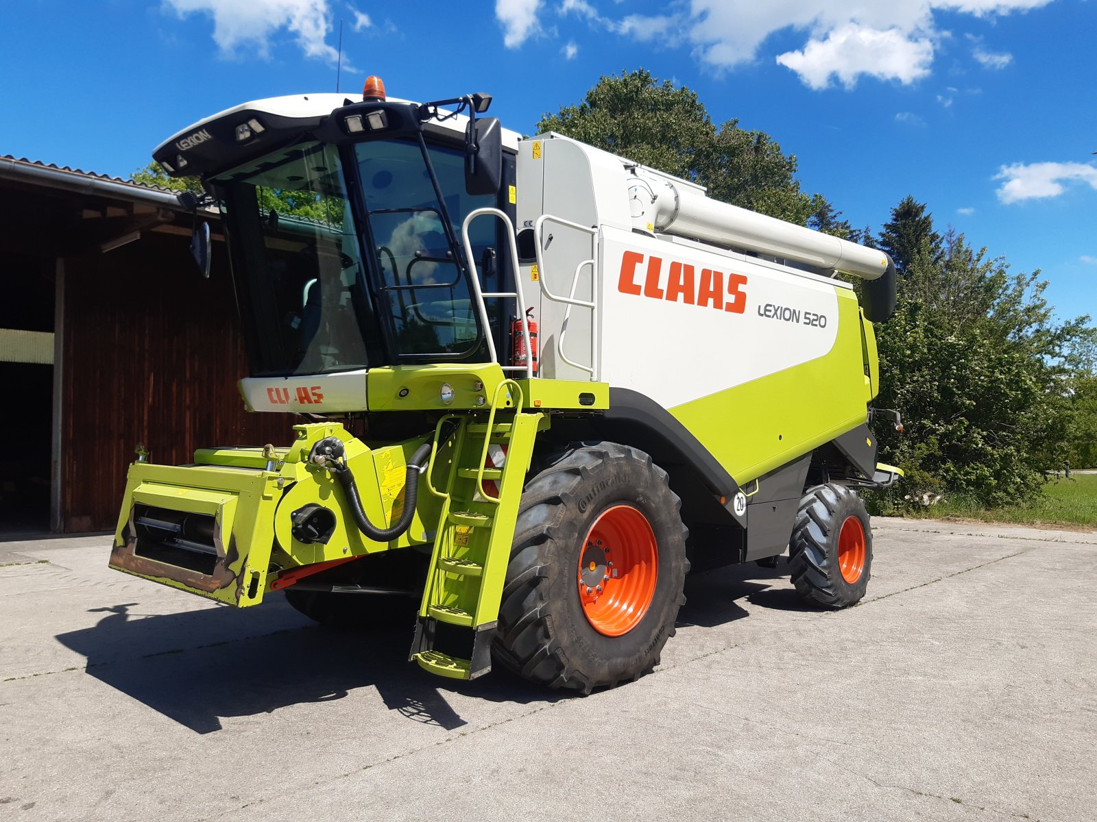 Mähdrescher tip CLAAS Lexion 520, Gebrauchtmaschine in Penzing (Poză 2)