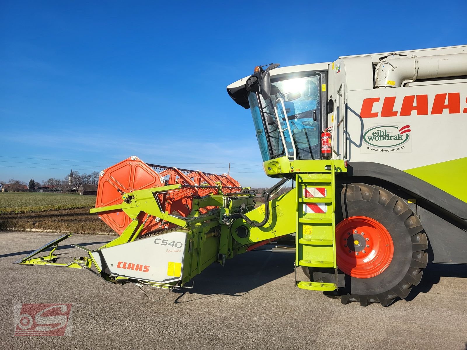 Mähdrescher des Typs CLAAS Lexion 520, Gebrauchtmaschine in Offenhausen (Bild 8)