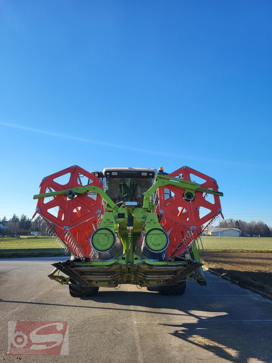 Mähdrescher des Typs CLAAS Lexion 520, Gebrauchtmaschine in Offenhausen (Bild 2)