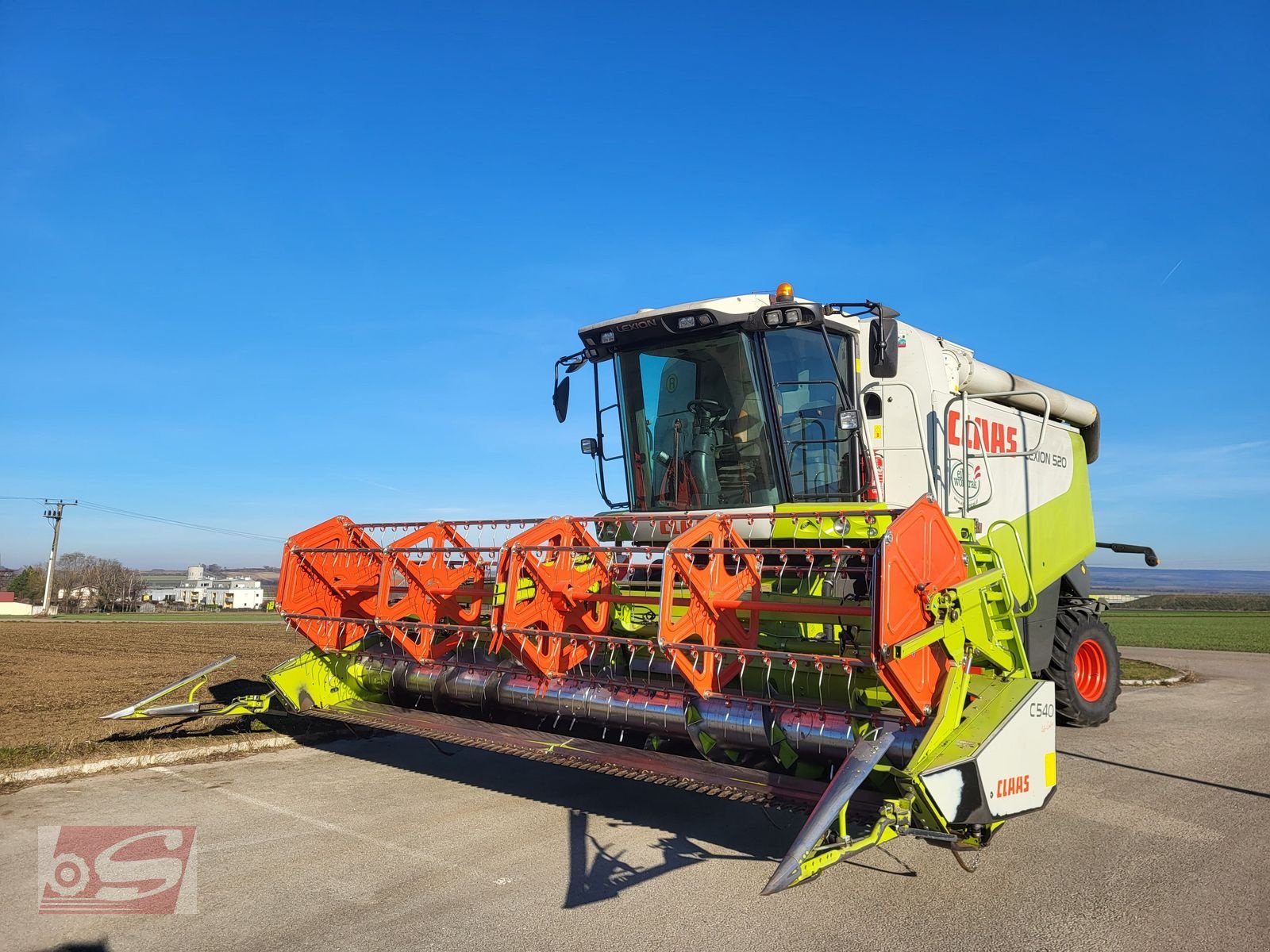 Mähdrescher des Typs CLAAS Lexion 520, Gebrauchtmaschine in Offenhausen (Bild 11)