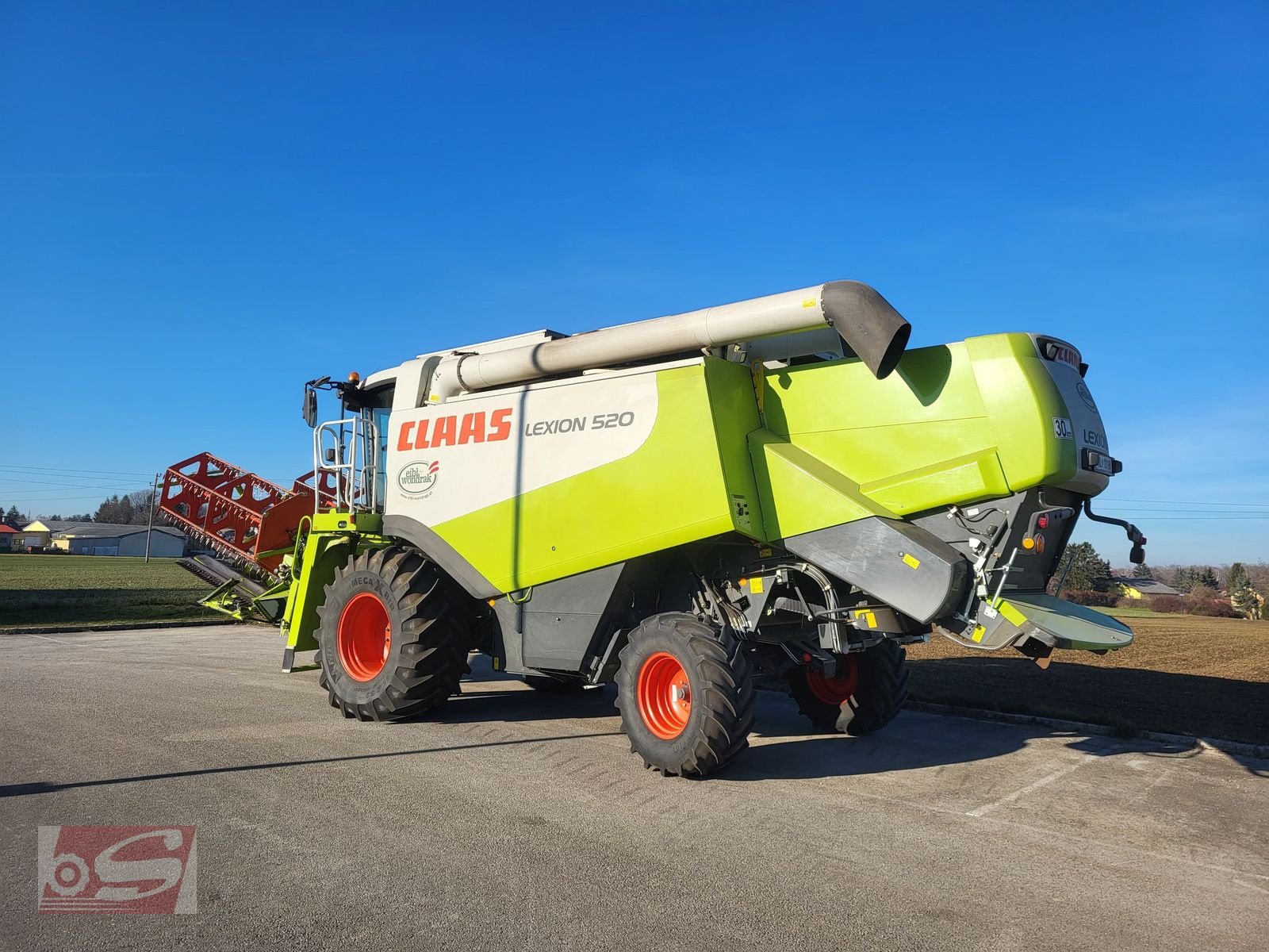 Mähdrescher des Typs CLAAS Lexion 520, Gebrauchtmaschine in Offenhausen (Bild 9)