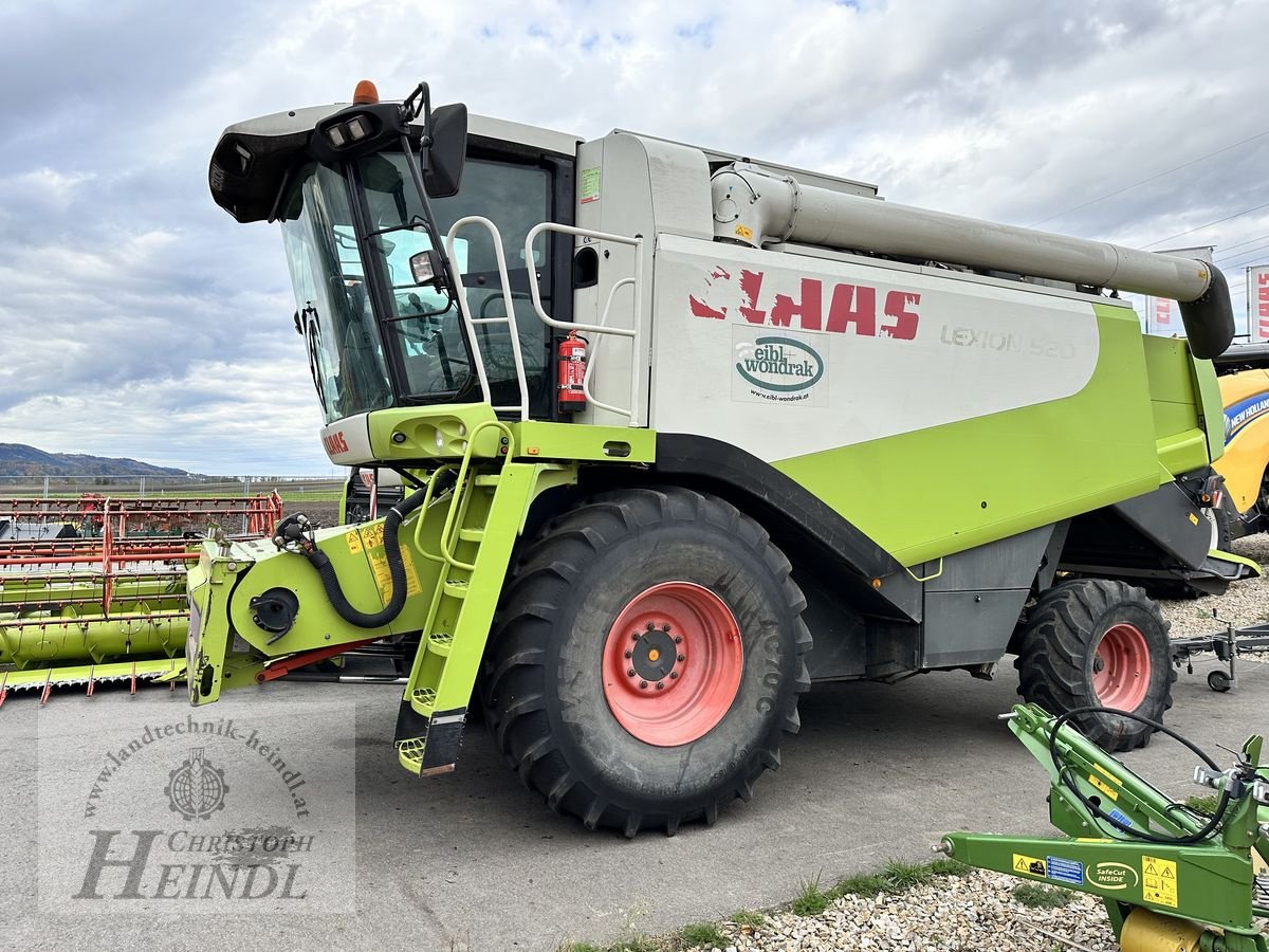 Mähdrescher des Typs CLAAS Lexion 520, Gebrauchtmaschine in Stephanshart (Bild 1)