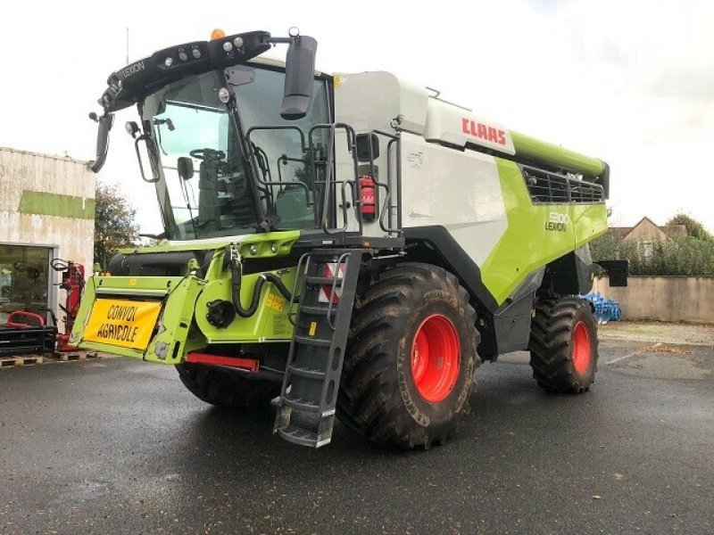 Mähdrescher van het type CLAAS LEXION 5300 LOCATION, Gebrauchtmaschine in Charnay-lès-macon (Foto 1)