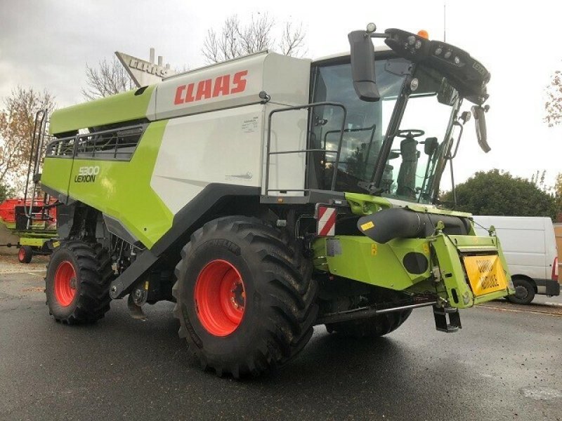 Mähdrescher des Typs CLAAS LEXION 5300 LOCATION, Gebrauchtmaschine in Charnay-lès-macon (Bild 2)