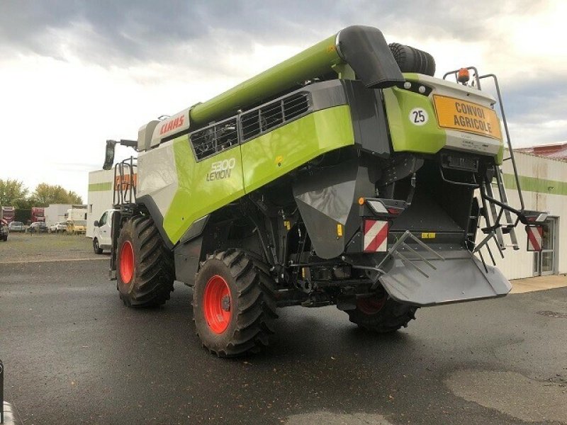 Mähdrescher typu CLAAS LEXION 5300 LOCATION, Gebrauchtmaschine w Charnay-lès-macon (Zdjęcie 4)