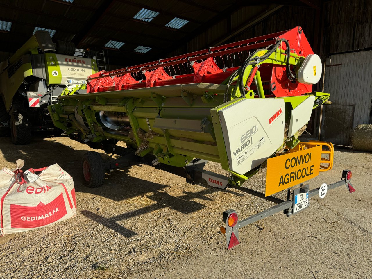 Mähdrescher van het type CLAAS Lexion 5300, Gebrauchtmaschine in CHATEAU PORCIEN (Foto 6)