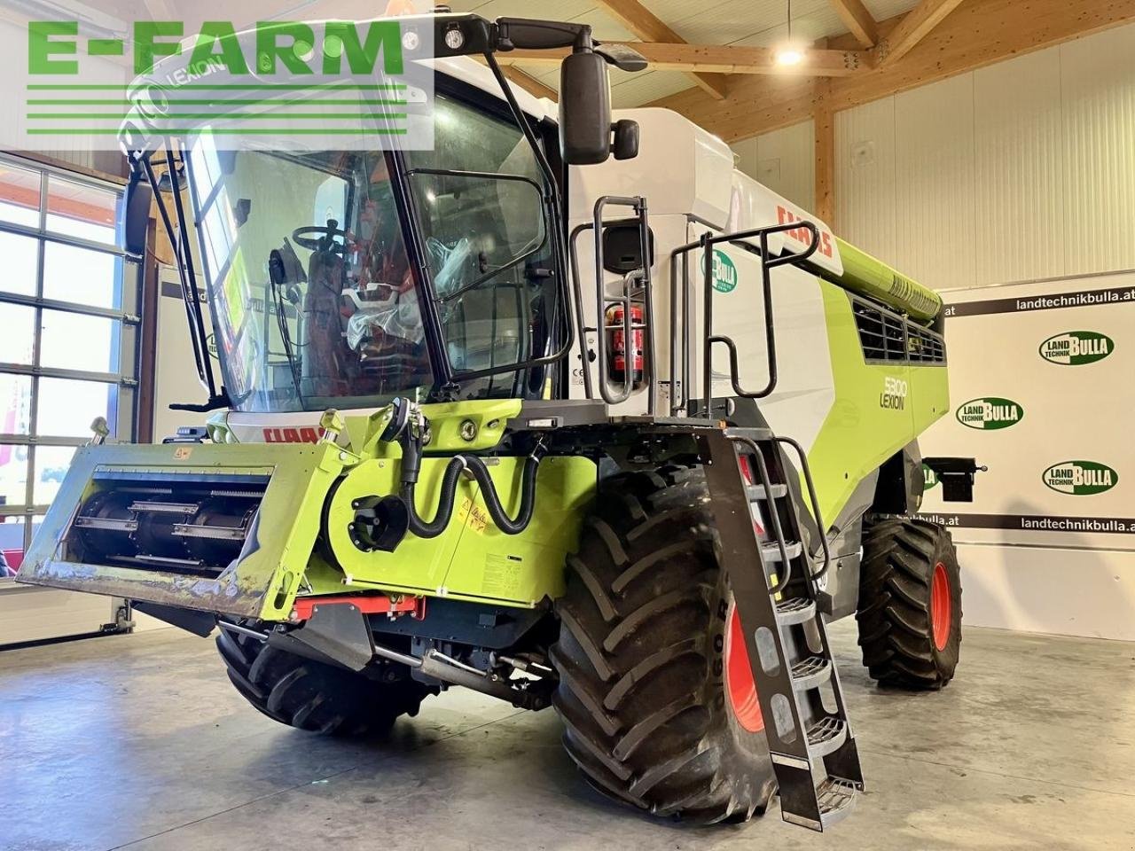 Mähdrescher des Typs CLAAS lexion 5300, Gebrauchtmaschine in Sierning (Bild 1)