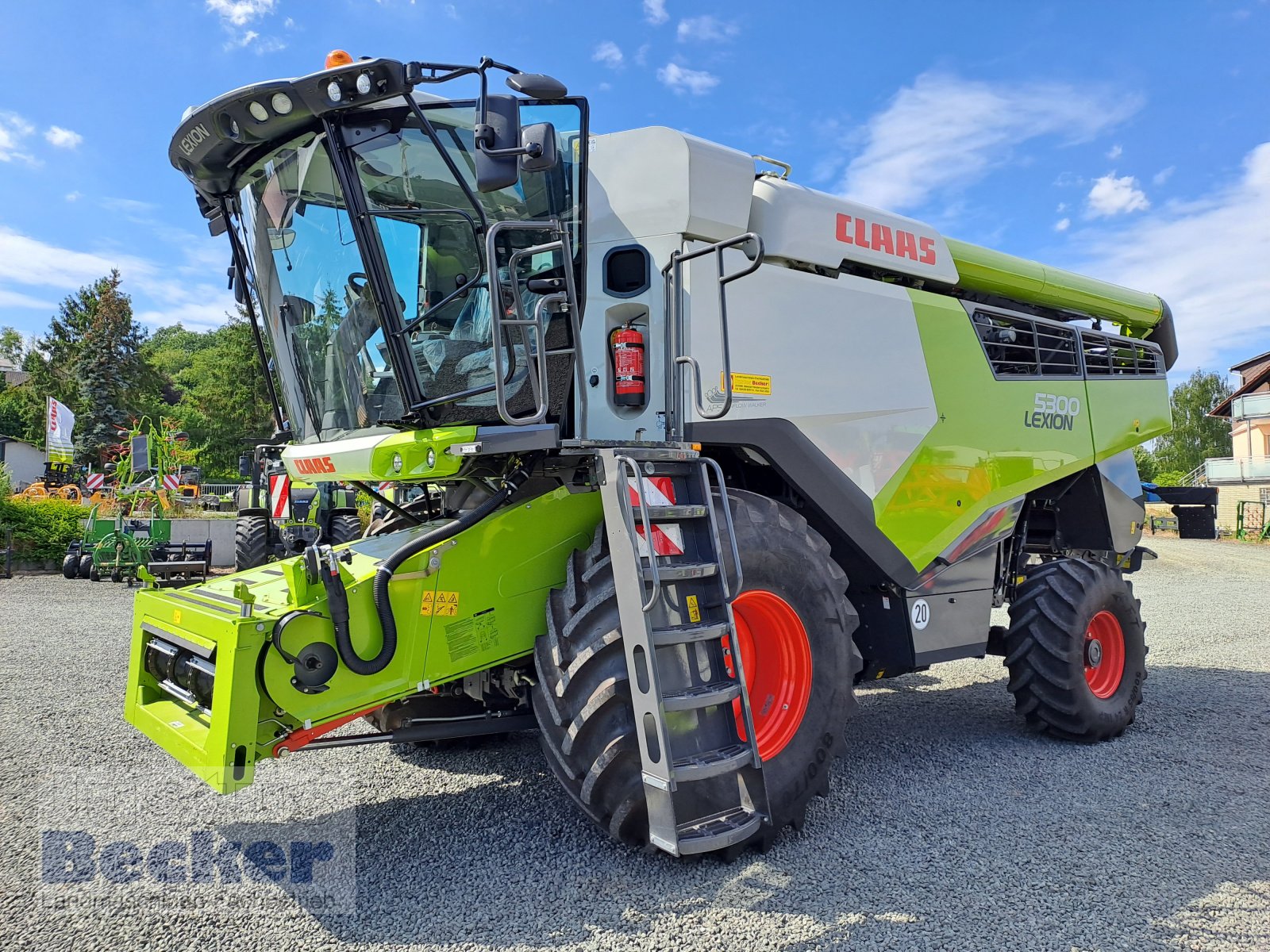 Mähdrescher of the type CLAAS Lexion 5300, Neumaschine in Weimar-Niederwalgern (Picture 1)