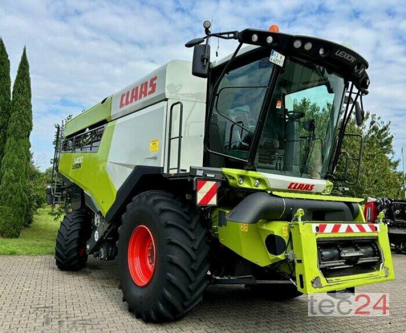 Mähdrescher typu CLAAS Lexion 5400 mit Schneidwerk, Gebrauchtmaschine v Östringen (Obrázok 2)