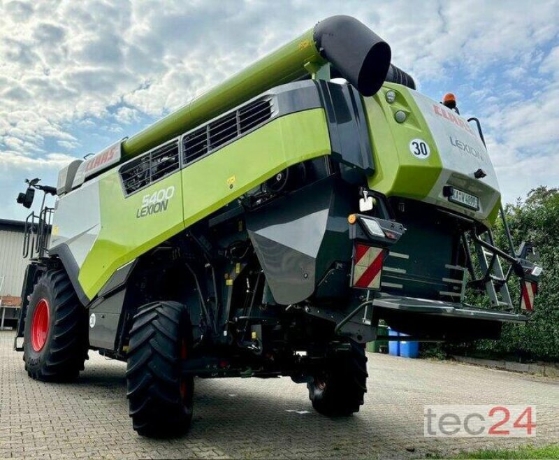 Mähdrescher du type CLAAS Lexion 5400 mit Schneidwerk, Gebrauchtmaschine en Östringen (Photo 8)