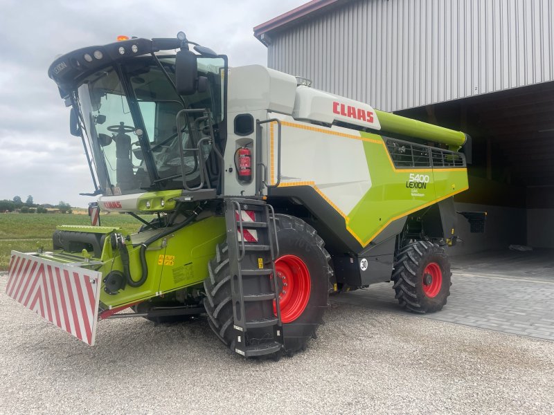 Mähdrescher des Typs CLAAS Lexion 5400 NEUMASCHINE, Neumaschine in Seubersdorf (Bild 1)