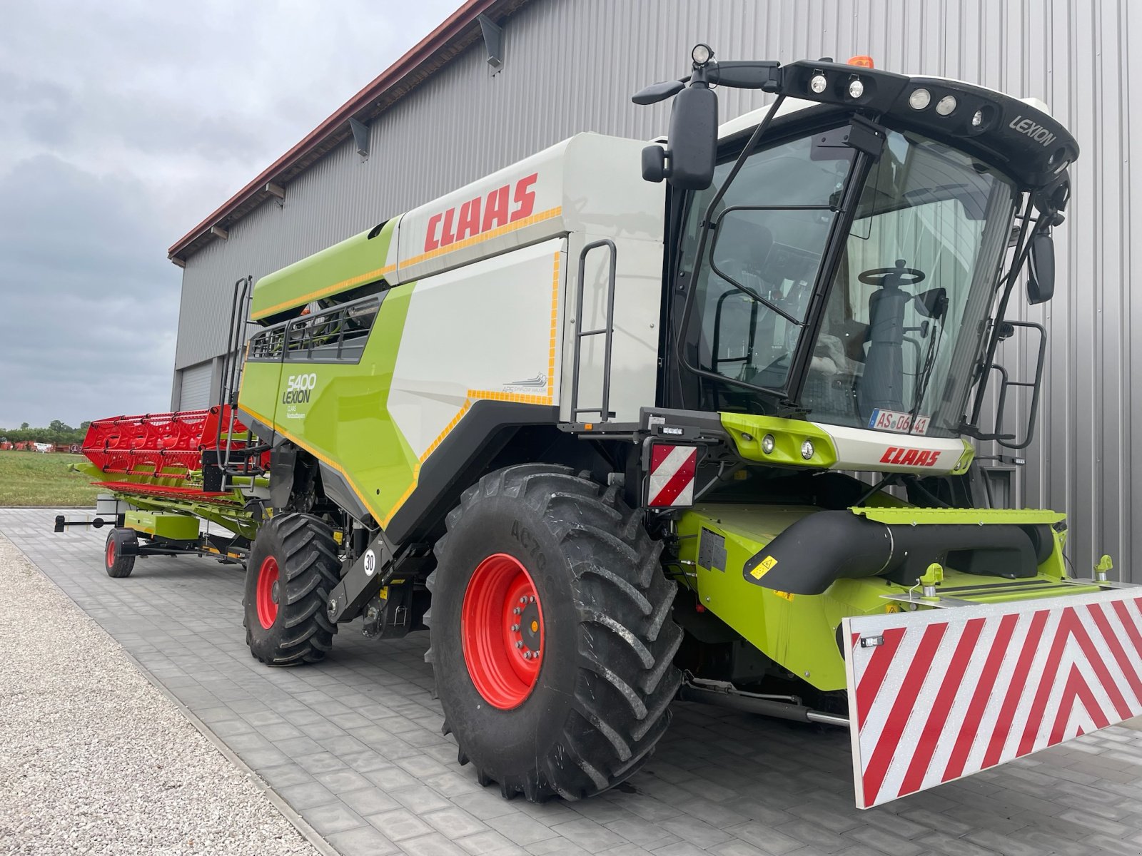 Mähdrescher от тип CLAAS Lexion 5400 NEUMASCHINE, Neumaschine в Seubersdorf (Снимка 1)