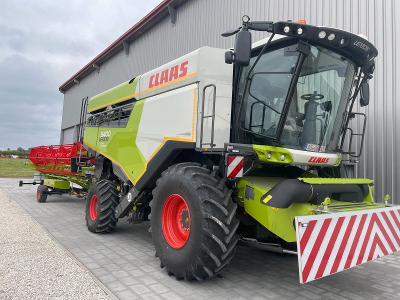 Mähdrescher of the type CLAAS Lexion 5400 NEUMASCHINE, Neumaschine in Seubersdorf (Picture 1)