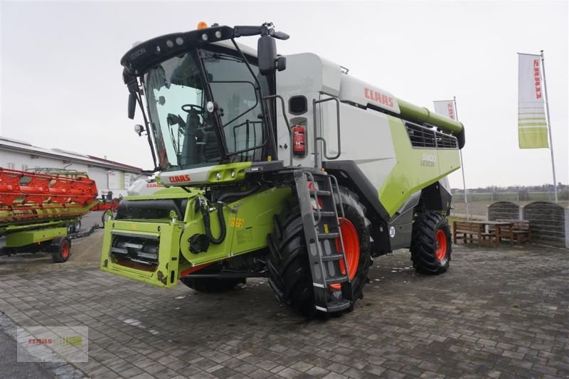 Mähdrescher des Typs CLAAS LEXION 5400, Gebrauchtmaschine in Töging am Inn (Bild 3)