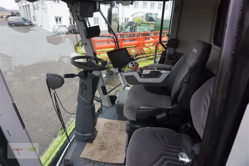 Mähdrescher des Typs CLAAS LEXION 5400, Gebrauchtmaschine in Mengkofen (Bild 5)