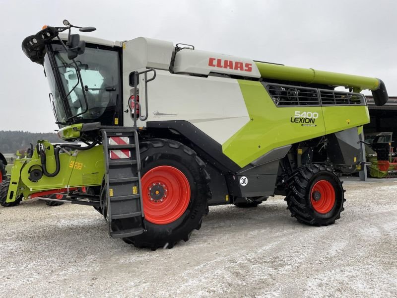 Mähdrescher del tipo CLAAS LEXION 5400, Gebrauchtmaschine In Birgland (Immagine 1)