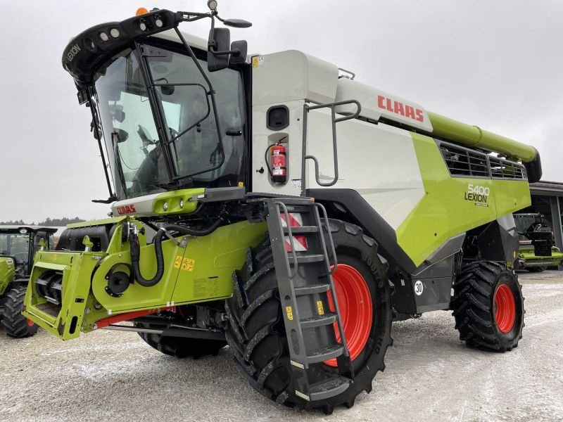 Mähdrescher of the type CLAAS LEXION 5400, Gebrauchtmaschine in Birgland (Picture 3)