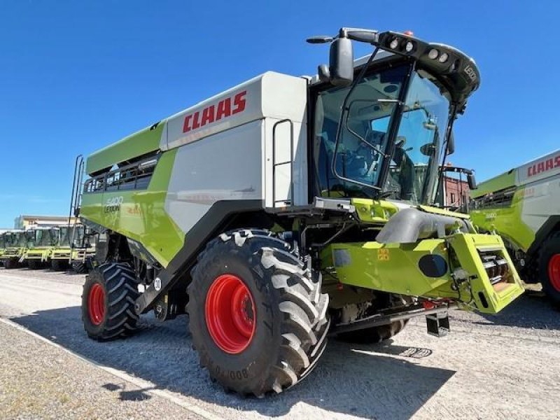 Mähdrescher van het type CLAAS LEXION 5400, Gebrauchtmaschine in Landsberg (Foto 1)