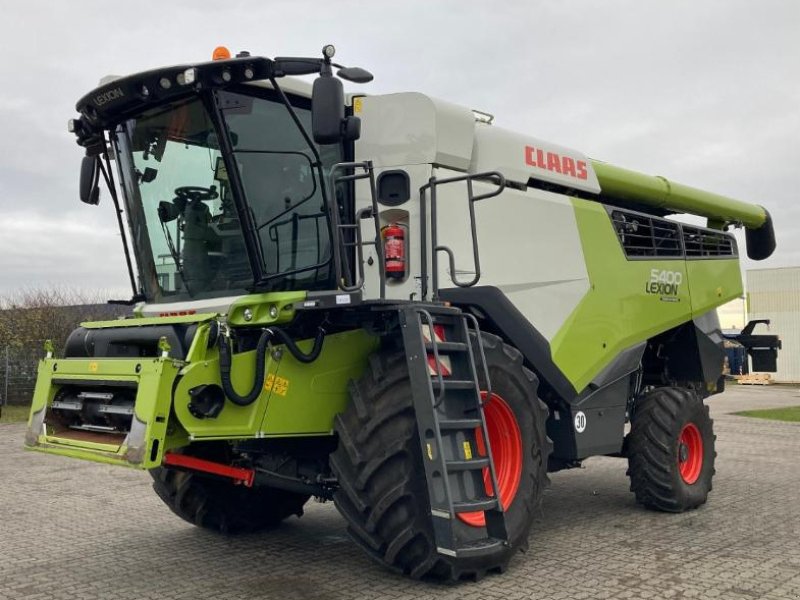 Mähdrescher tip CLAAS LEXION 5400, Gebrauchtmaschine in Hockenheim (Poză 1)