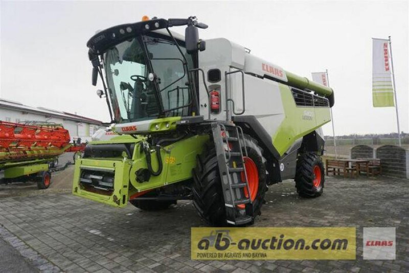 Mähdrescher van het type CLAAS LEXION 5400, Gebrauchtmaschine in Töging am Inn (Foto 18)