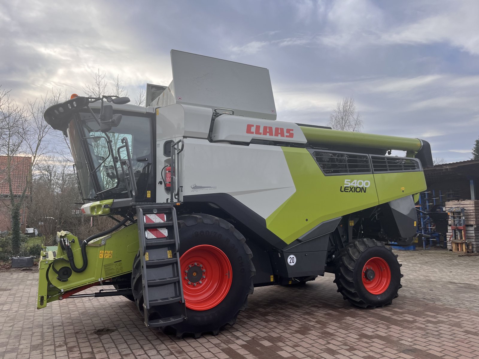 Mähdrescher a típus CLAAS Lexion 5400, Gebrauchtmaschine ekkor: Meinersen (Kép 8)