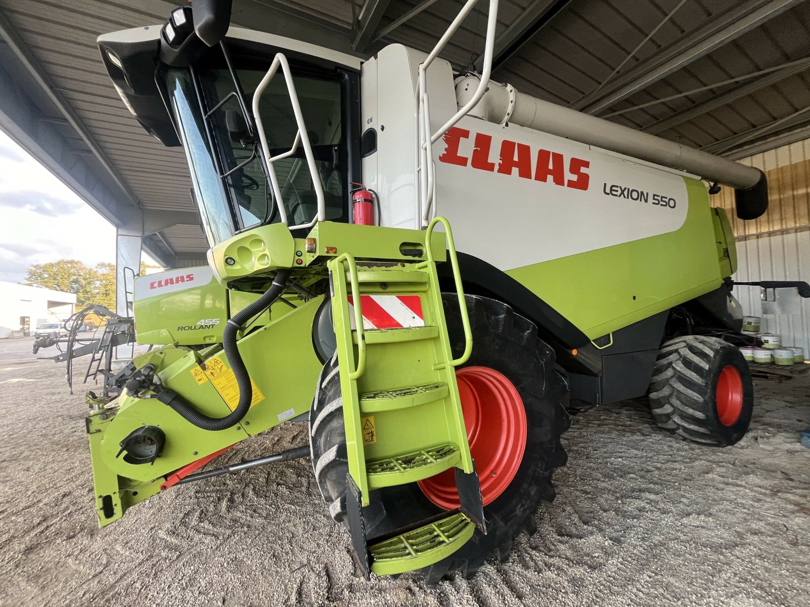 Mähdrescher del tipo CLAAS LEXION 550 INTENSIVE, Gebrauchtmaschine en PONTIVY (Imagen 1)