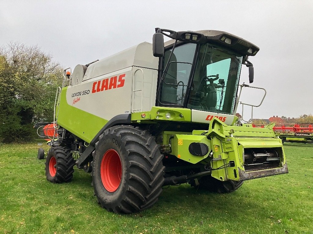 Mähdrescher a típus CLAAS Lexion 550 MONTANA, Gebrauchtmaschine ekkor: Mern (Kép 2)