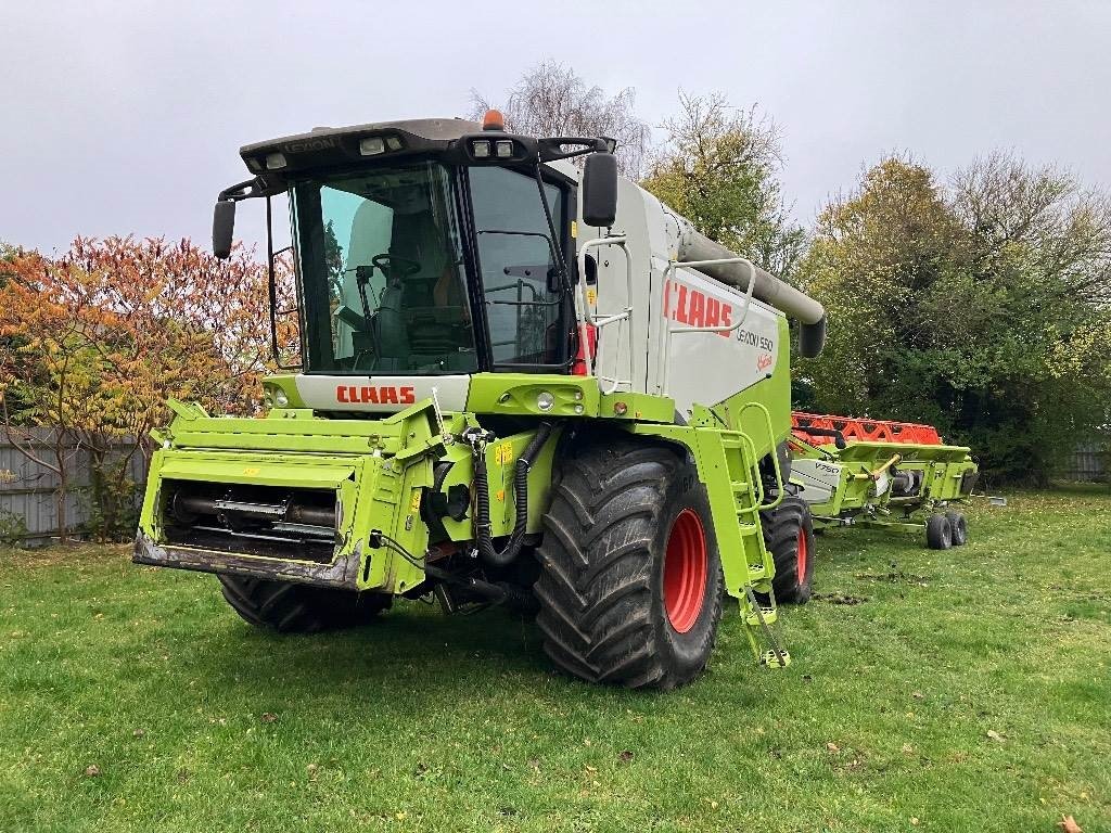 Mähdrescher a típus CLAAS Lexion 550 MONTANA, Gebrauchtmaschine ekkor: Mern (Kép 1)