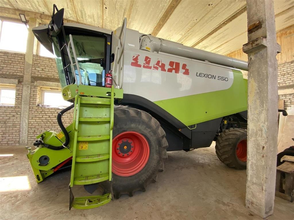 Mähdrescher of the type CLAAS Lexion 550 Rigtig fin rystemaskine. Incl Skærebord og vogn. Ring til Ulrik på 40255544. Jeg snakker Jysk., Gebrauchtmaschine in Kolding (Picture 1)