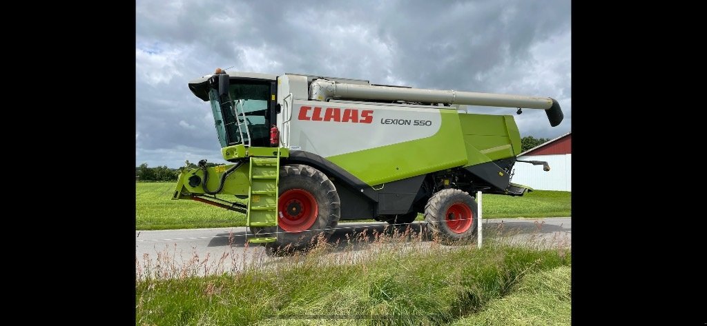 Mähdrescher van het type CLAAS LEXION 550, Gebrauchtmaschine in Kolding (Foto 1)