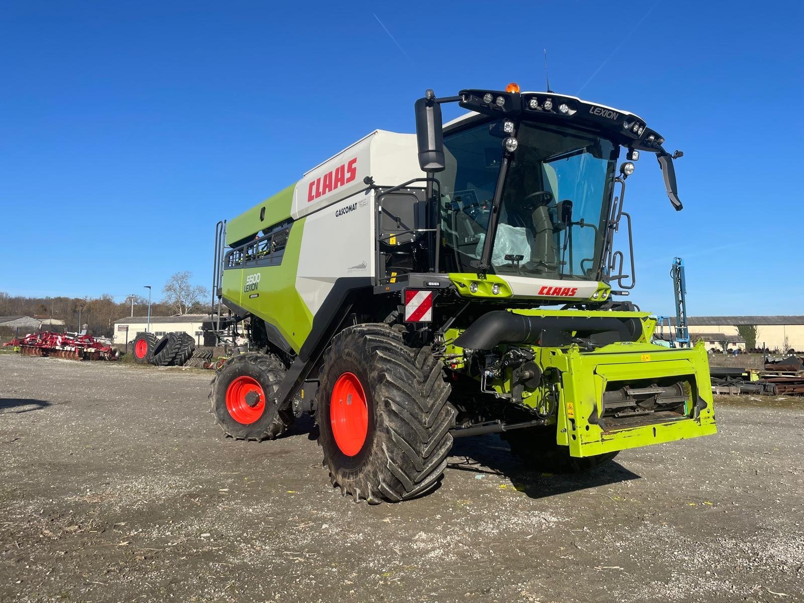 Mähdrescher van het type CLAAS LEXION 5500 MONTANA, Gebrauchtmaschine in SAINT GAUDENS (Foto 4)