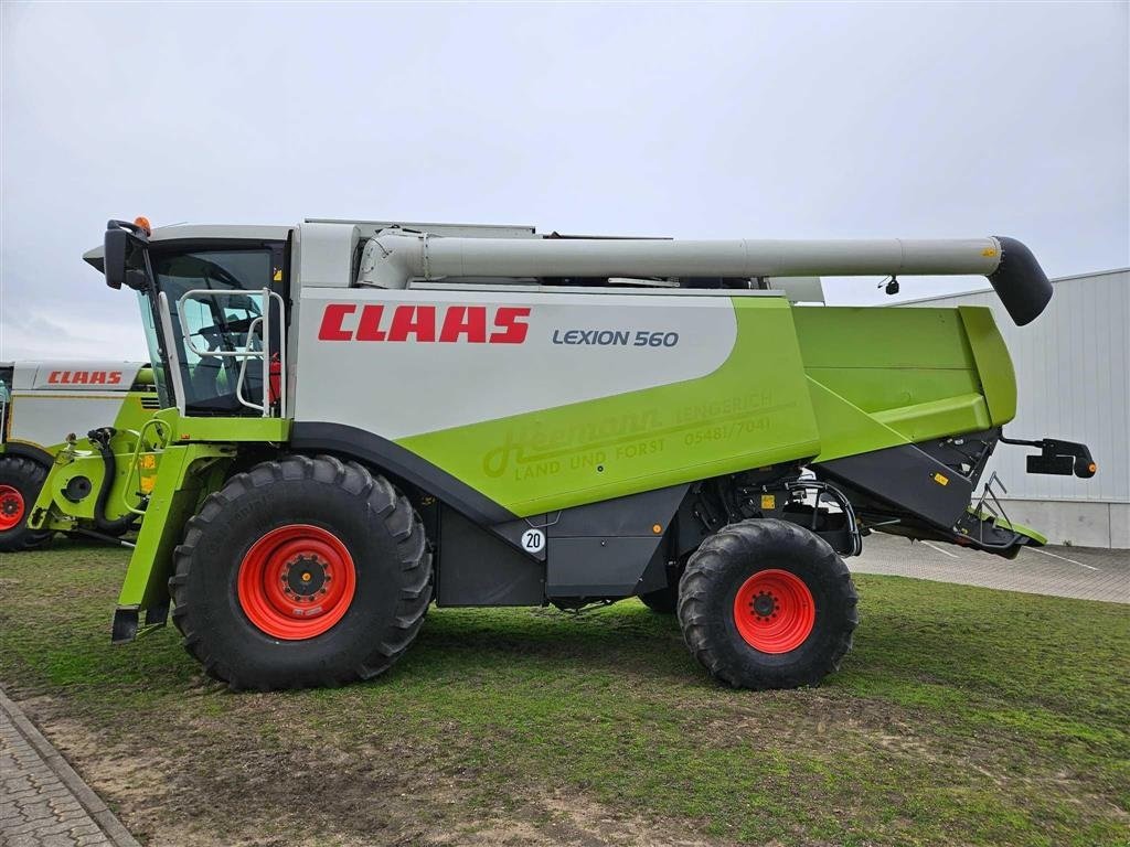 Mähdrescher typu CLAAS LEXION 560 4WD. INCL. CLAAS Vario V660 skærebord. Ring til Ulrik på 40255544. Jeg snakker Jysk, tysk og engelsk., Gebrauchtmaschine w Kolding (Zdjęcie 8)