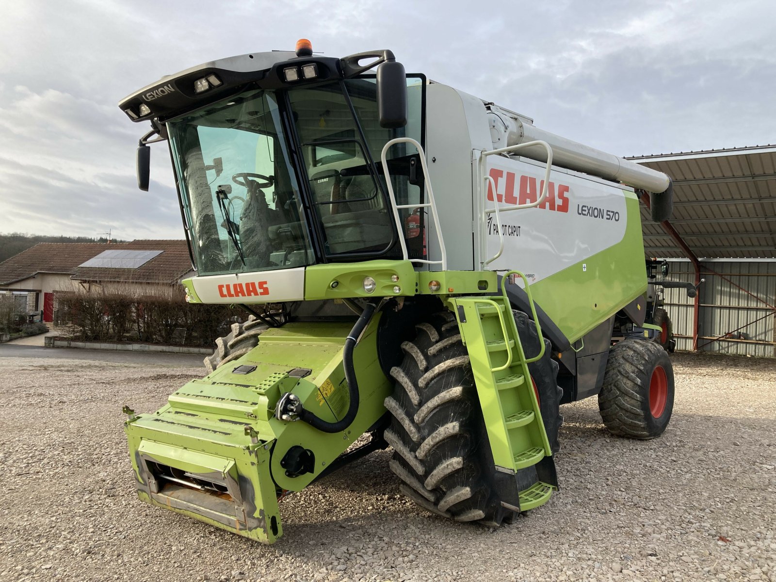 Mähdrescher du type CLAAS LEXION 570 INTENSIVE, Gebrauchtmaschine en NOGENT (Photo 1)