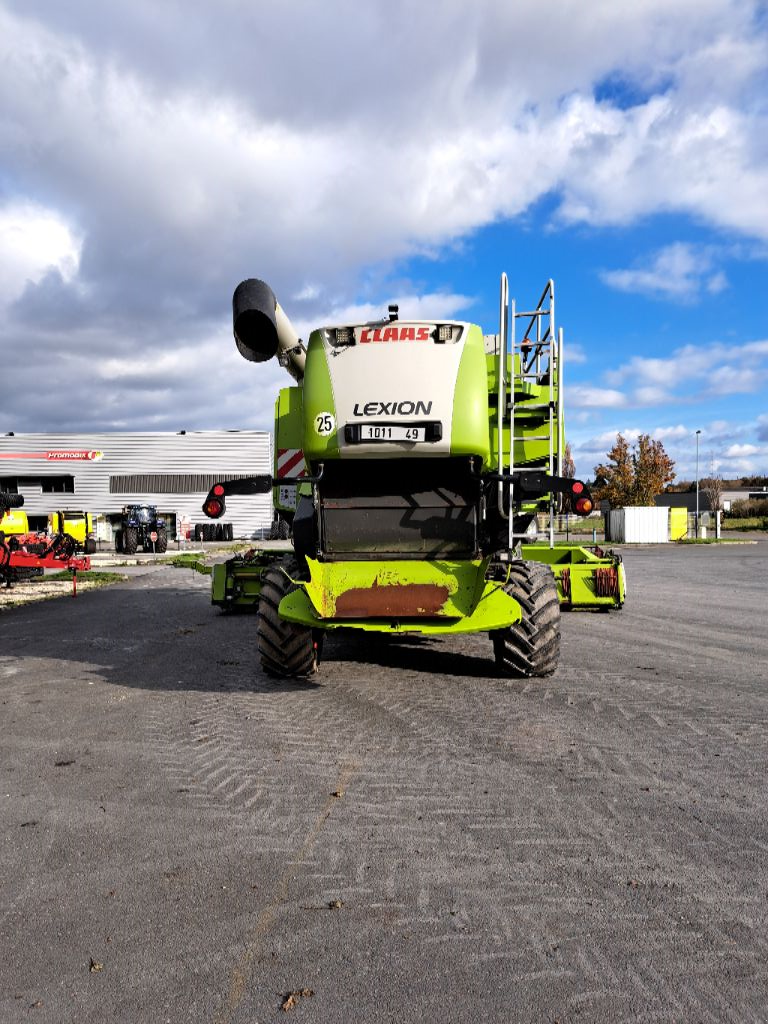 Mähdrescher of the type CLAAS LEXION 570, Gebrauchtmaschine in CHATEAUBRIANT CEDEX (Picture 4)